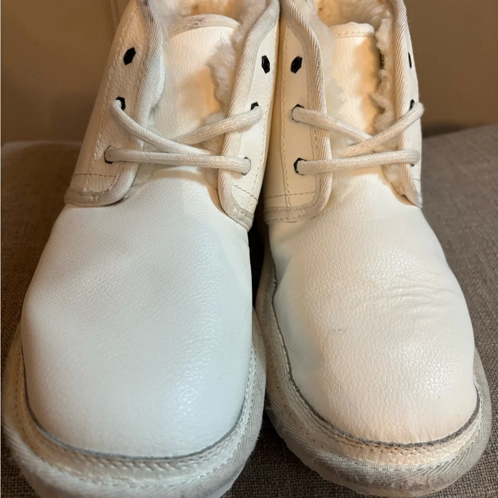 UGG Neumel Leather booties sz 4